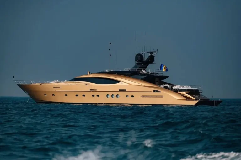 The only superyacht made of 24 carat gold image